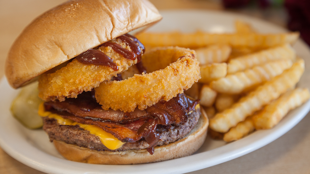 Henrys Cafe | restaurant | 550 Tucker Rd D, Tehachapi, CA 93561, USA | 6618220732 OR +1 661-822-0732