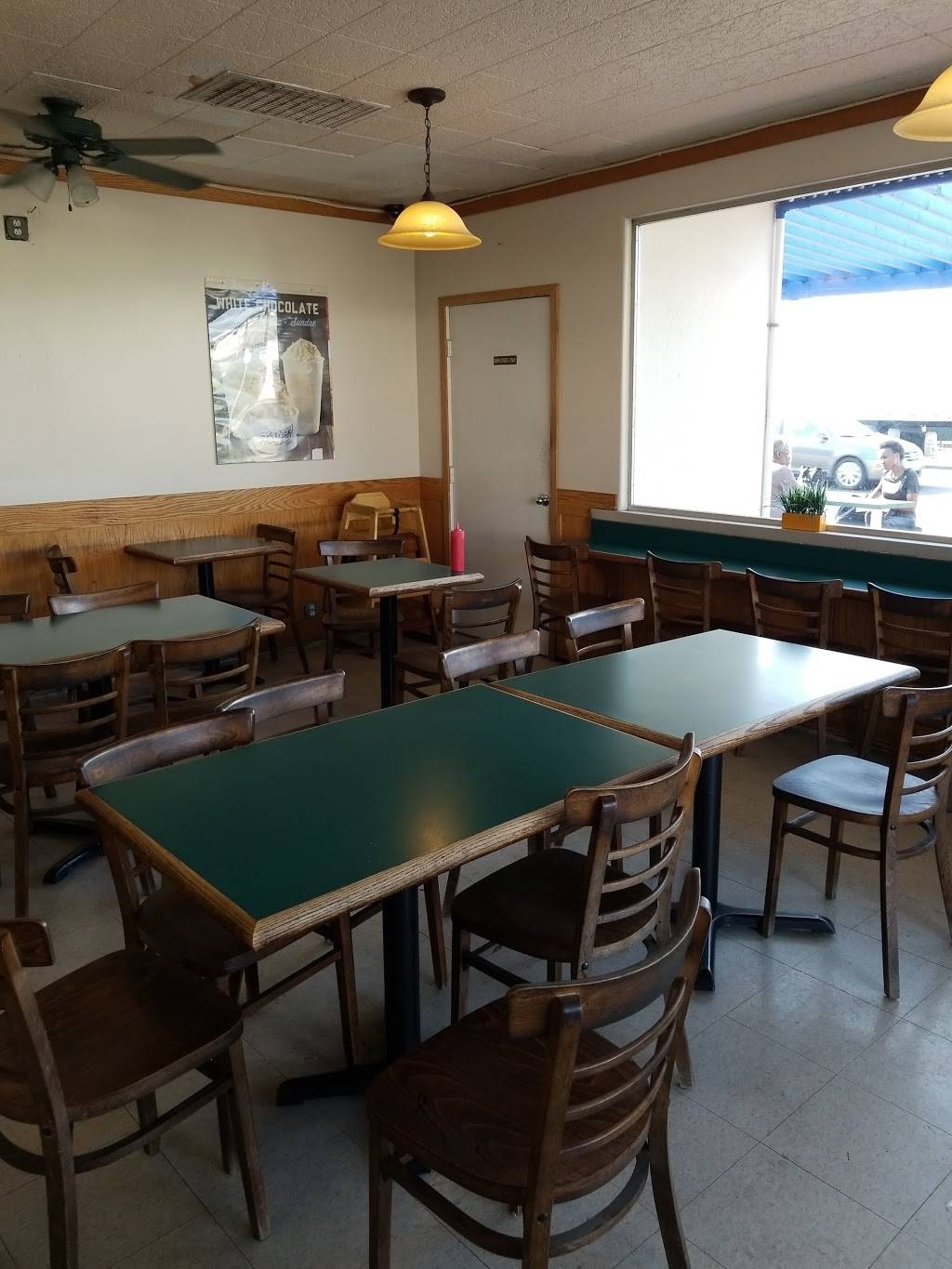 Fosters Freeze | restaurant | 2601 Alvarado St, San Leandro, CA 94577, USA | 5103572094 OR +1 510-357-2094