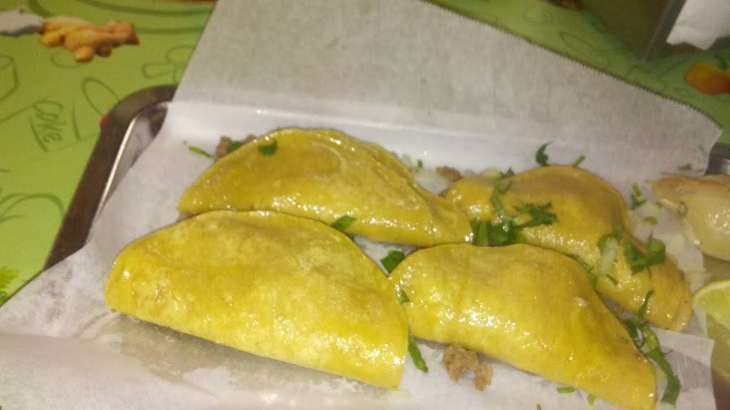 Taqueria La Gran Chiquita | restaurant | 3503 International Blvd, Oakland, CA 94601, USA | 5105336484 OR +1 510-533-6484