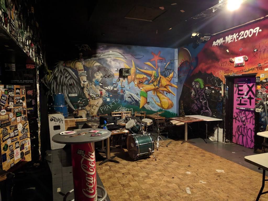 Championship Bar & Music | restaurant | 931 Chambers St #3705, Trenton, NJ 08611, USA | 6093947437 OR +1 609-394-7437