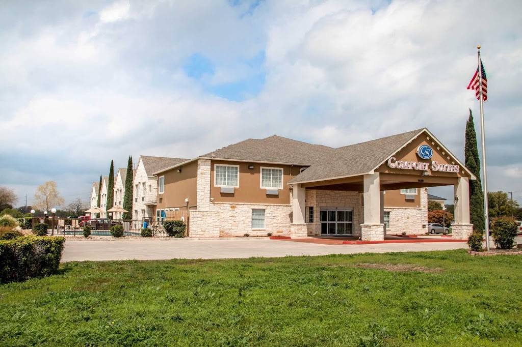 Comfort Suites | restaurant | 1489, I-35 N, New Braunfels, TX 78130, USA | 8306431100 OR +1 830-643-1100