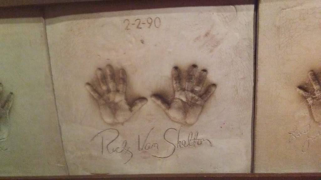 Honky Tonk Kitchen | restaurant | 2520 Rodeo Plaza, Fort Worth, TX 76164, USA | 8176247117 OR +1 817-624-7117