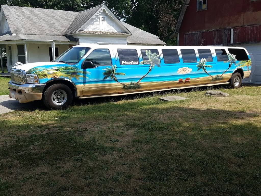 Rays Longbranch | restaurant | 102 W Main St, Drakesville, IA 52552, USA | 6417223355 OR +1 641-722-3355