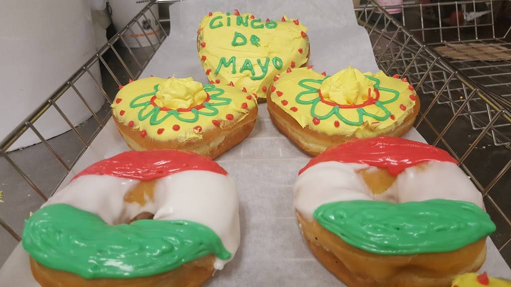 Dunkin Donuts | cafe | 1622 W Kennedy Blvd, Tampa, FL 33606, USA | 8132533322 OR +1 813-253-3322