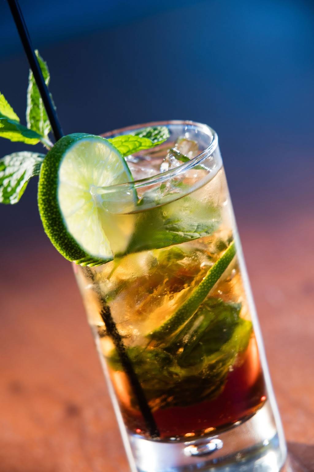 Ember Modern American Tavern | restaurant | 6300 Waterford Boulevard, at Renaissance Waterford Oklahoma City Hotel, Oklahoma City, OK 73118, USA | 4058582490 OR +1 405-858-2490