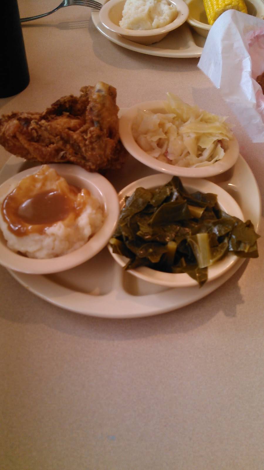 Careys Family Restaurant and Ice Cream | restaurant | 601 W 5th Ave, Lexington, NC 27292, USA | 3362429301 OR +1 336-242-9301