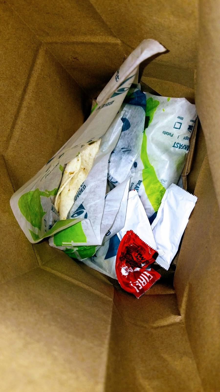 Taco Bell | meal takeaway | 139 S Oswell St, Bakersfield, CA 93307, USA | 6613637455 OR +1 661-363-7455