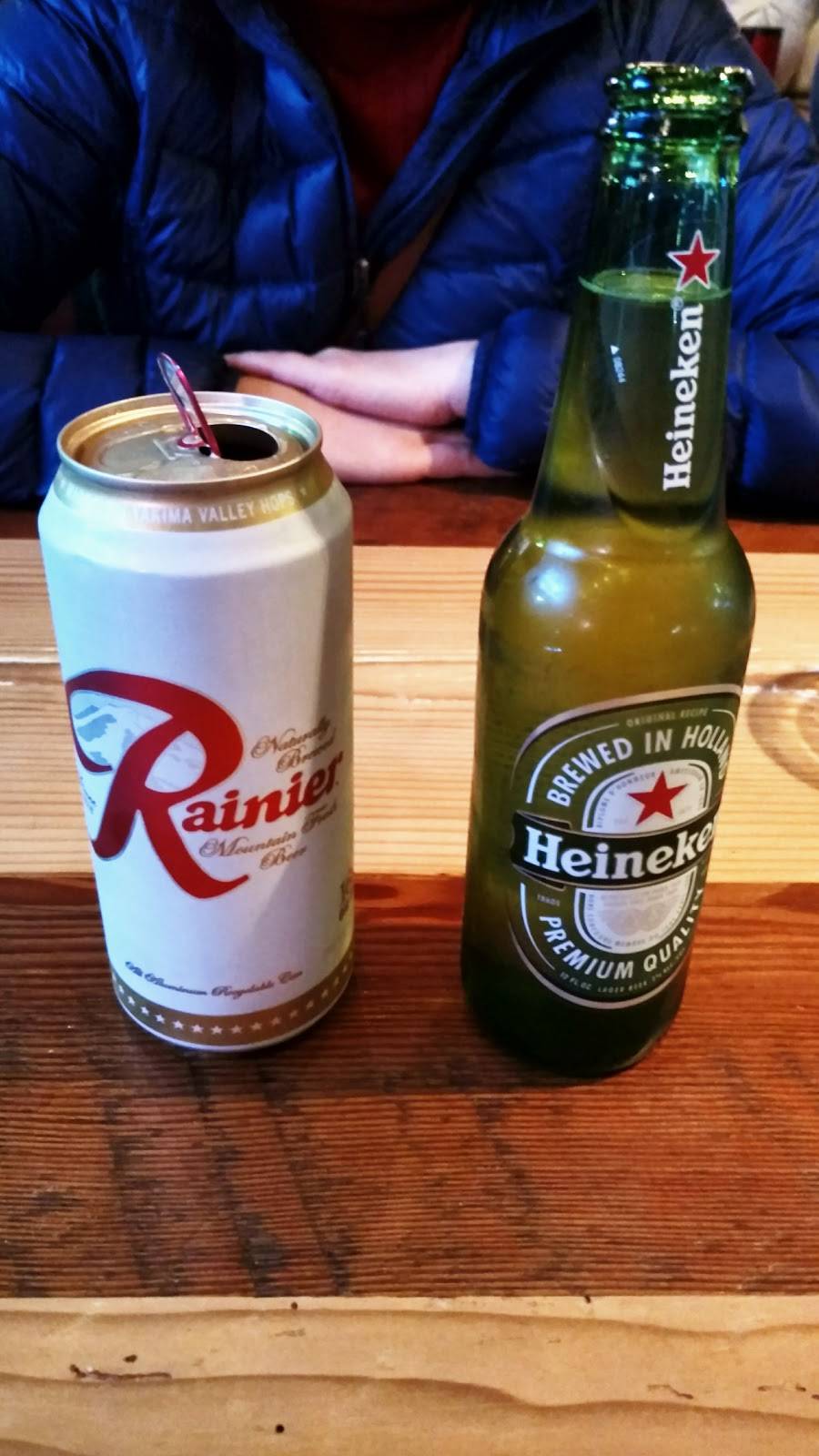 Sams Tavern | restaurant | 15740 Redmond Way, Redmond, WA 98052, USA | 4258617246 OR +1 425-861-7246