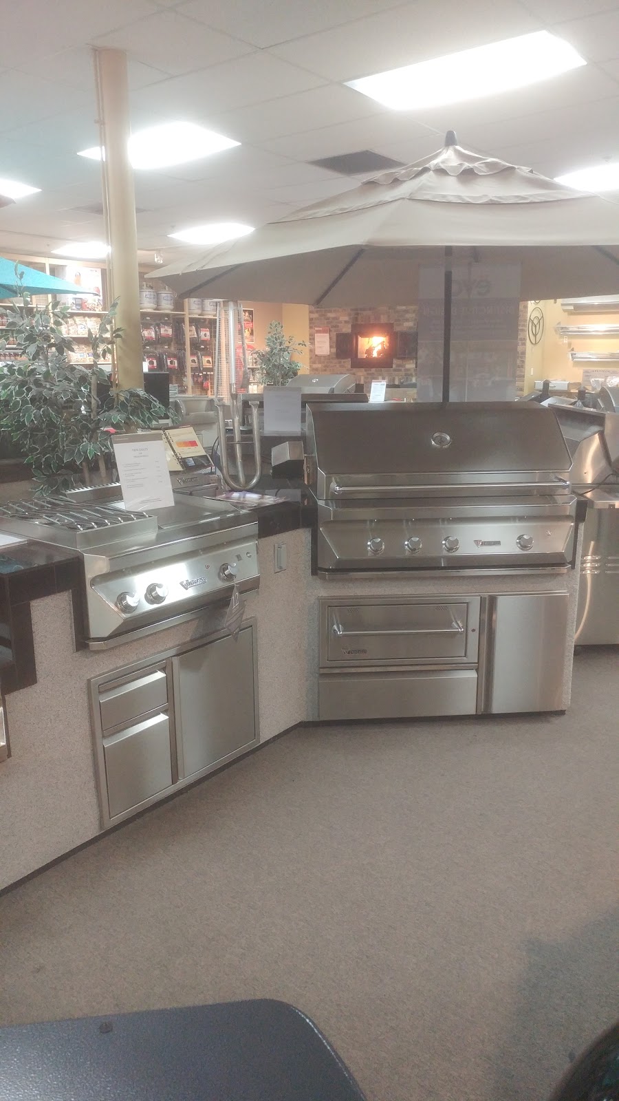 Barbeques Galore | restaurant | 25550 North, The Old Rd, Newhall, CA 91381, USA | 6612846880 OR +1 661-284-6880