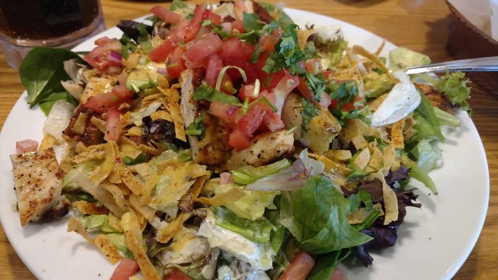 Chilis Grill & Bar | restaurant | 585 NM-528, Bernalillo, NM 87004, USA | 5058672457 OR +1 505-867-2457