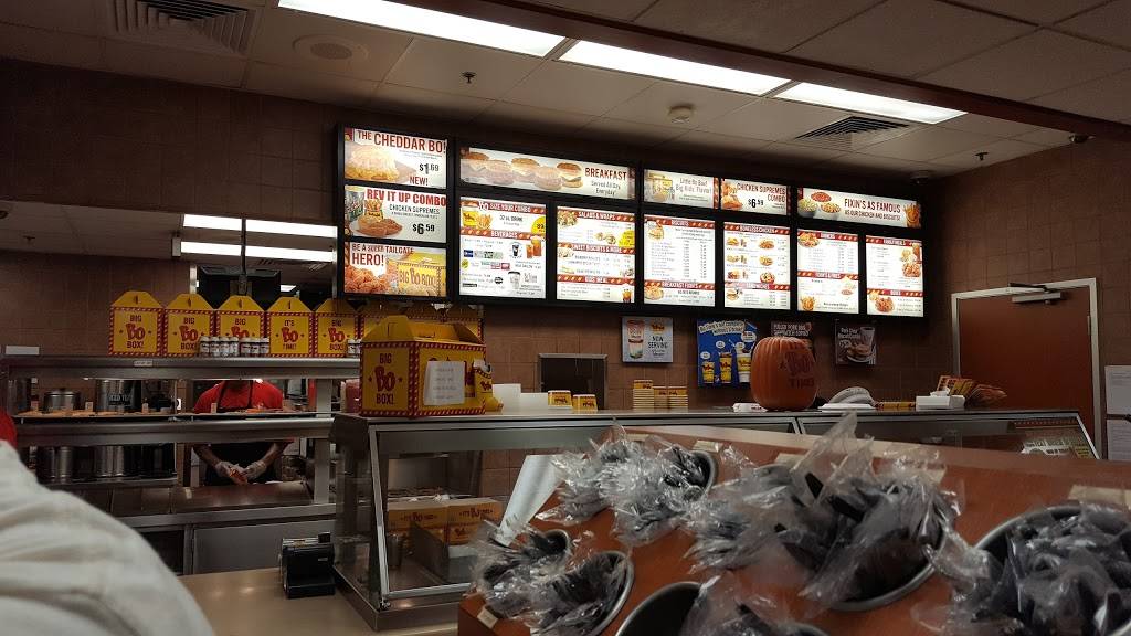 Bojangles Famous Chicken n Biscuits | restaurant | 931 W Atlantic St, Emporia, VA 23847, USA | 4343361118 OR +1 434-336-1118