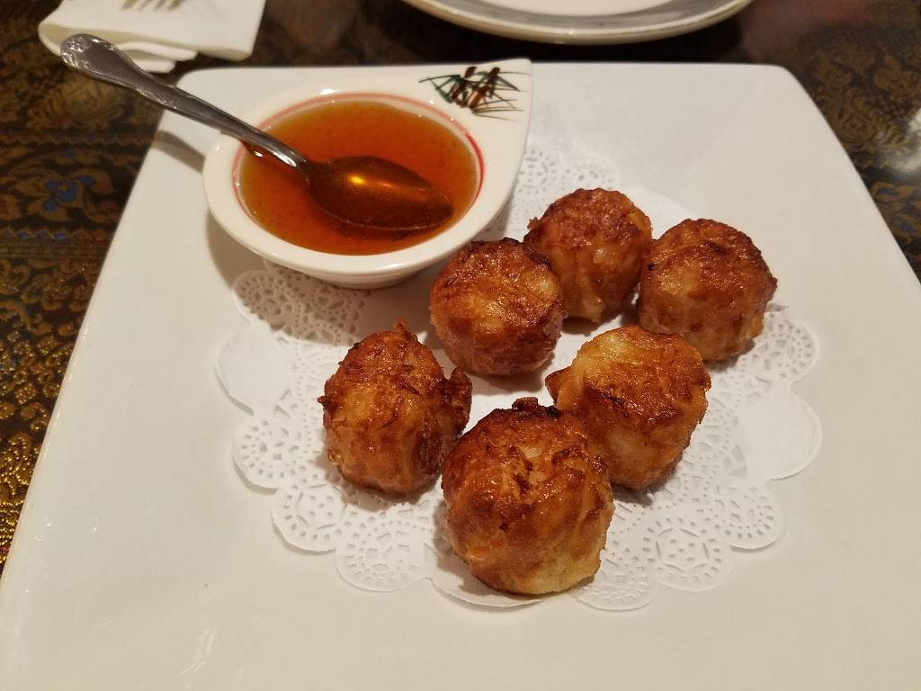 The Bangkok Village Restaurant | restaurant | 22 E Chicago Ave #122, Naperville, IL 60540, USA | 6303699757 OR +1 630-369-9757