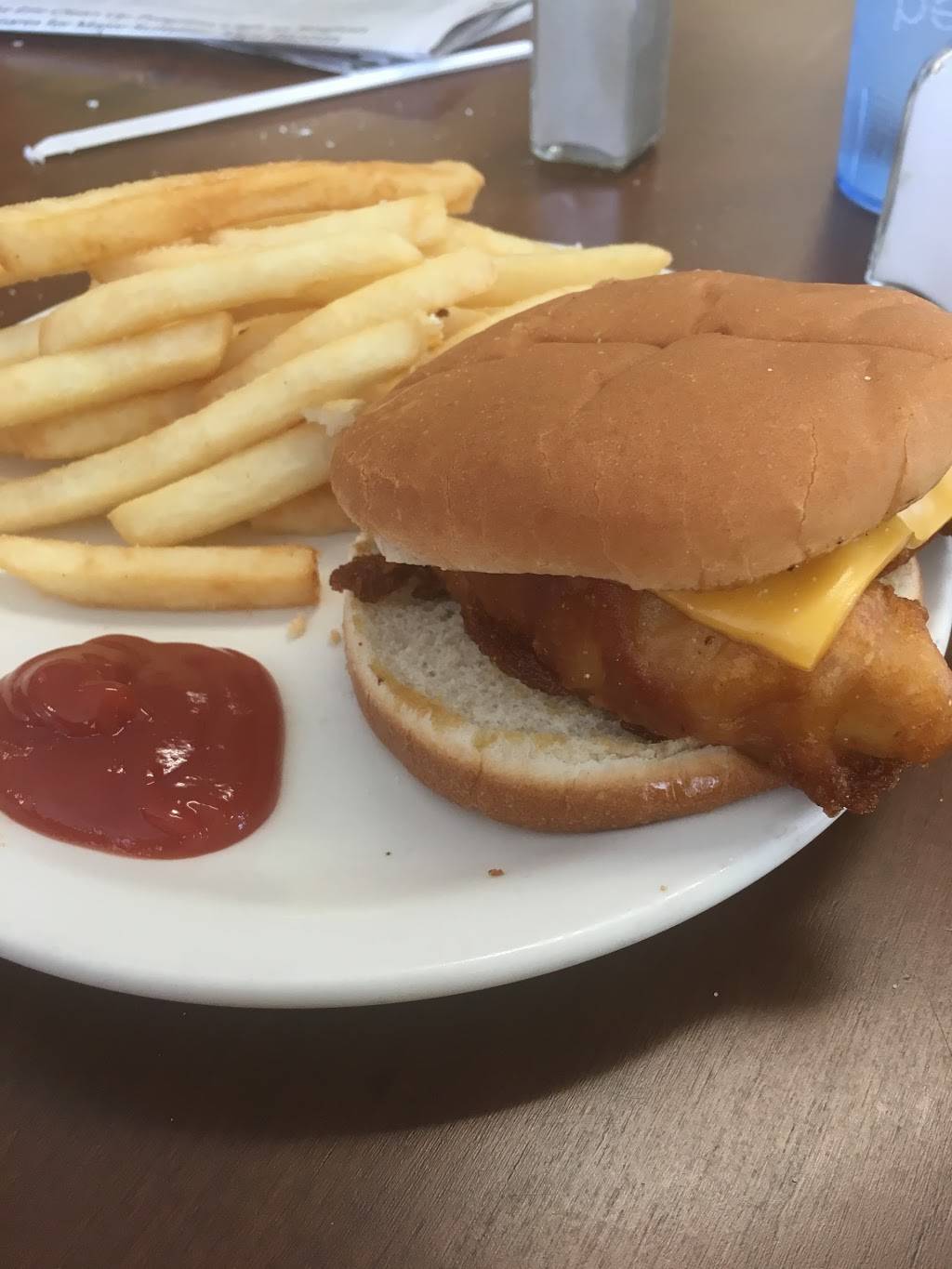 Kozy Corners Restaurant | restaurant | 501 W Oak St, Oak Harbor, OH 43449, USA | 4198982593 OR +1 419-898-2593