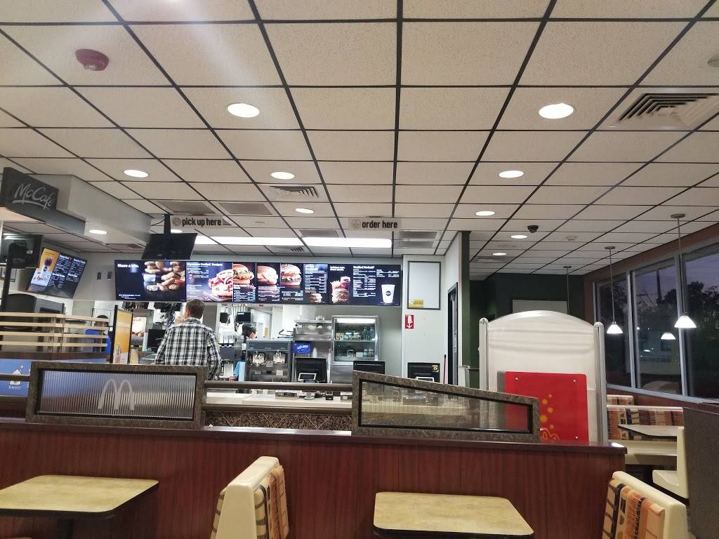 McDonalds | cafe | 1555, I-10 E, Beaumont, TX 77701, USA | 4098323673 OR +1 409-832-3673