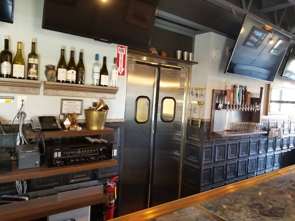 Triple Crown Tavern | restaurant | 714 Adams Ave Unit 101, Huntington Beach, CA 92648, USA | 7144659041 OR +1 714-465-9041