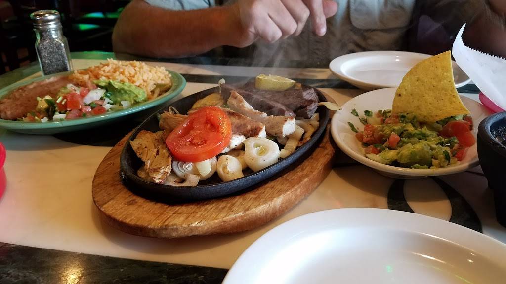 Casa Tapatia Mexican Restaurant & Bar | restaurant | 145 I-10 Frontage Rd, Beaumont, TX 77707, USA | 4098320848 OR +1 409-832-0848