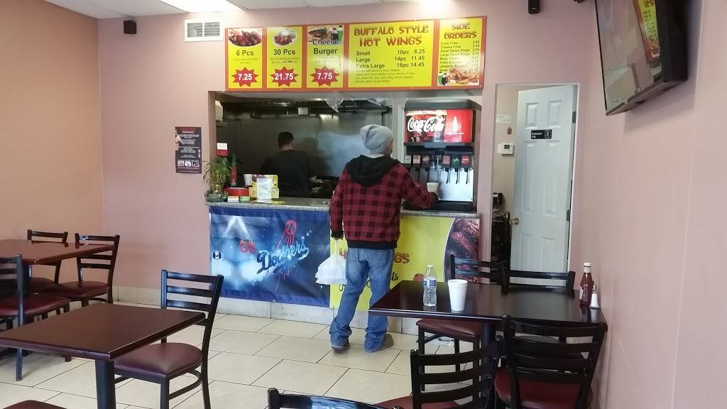 Crazy Hot Wings | restaurant | 7102 Foothill Blvd, Tujunga, CA 91042, USA | 8183521883 OR +1 818-352-1883