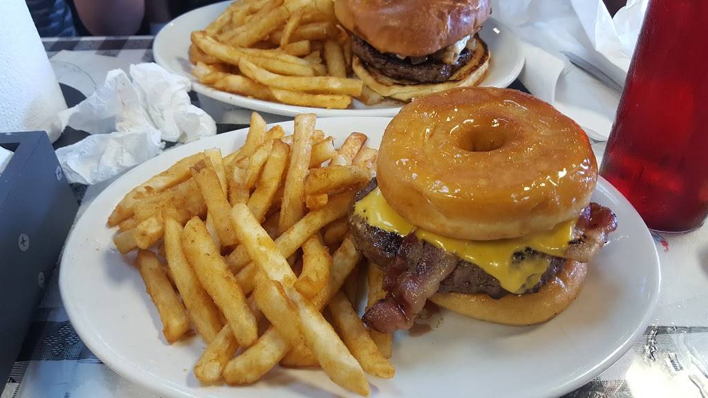 Brooks Gourmet Burgers & Dogs | restaurant | 843 Vanderbilt Beach Rd, Naples, FL 34108, USA | 2396318298 OR +1 239-631-8298