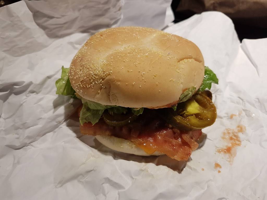 Queen Street Burger and Taters | restaurant | 45 Queen St N, Mississauga, ON L5N 1A2, Canada | 9058261244 OR +1 905-826-1244