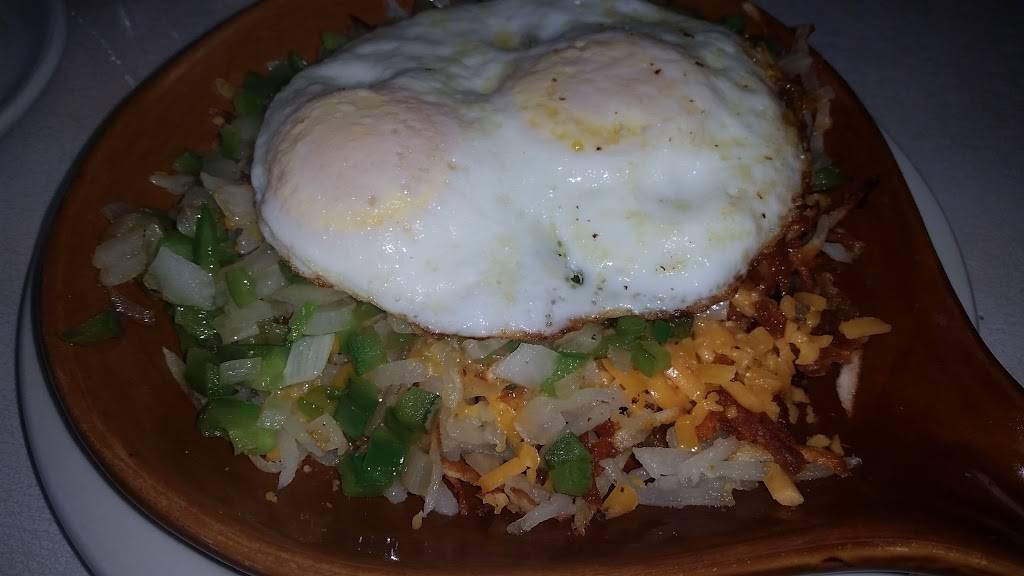 Cubby Hole | restaurant | 10713 N Main St, Richmond, IL 60071, USA | 8156784624 OR +1 815-678-4624