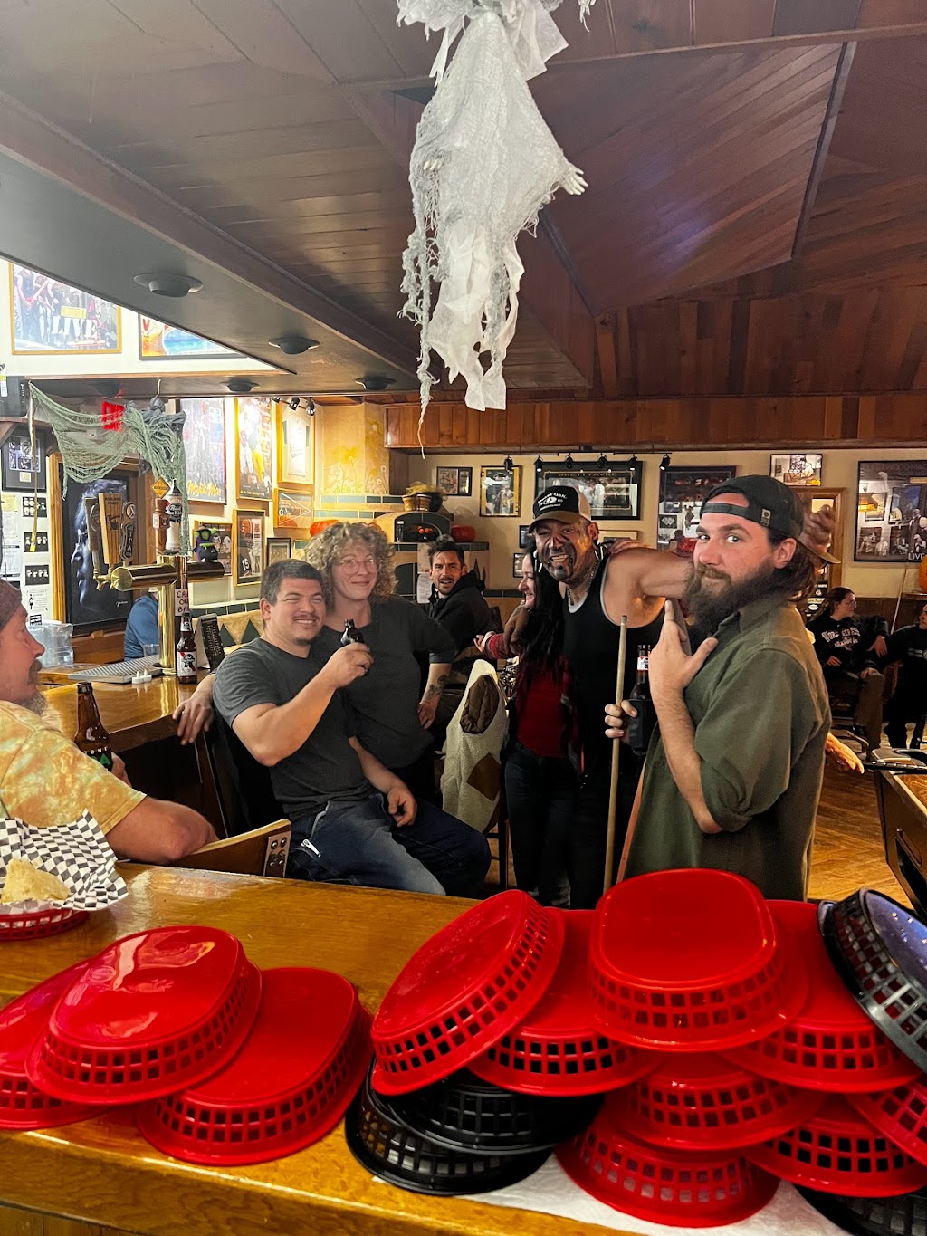 Rascals Bar & Grill | restaurant | 20275 Williams Hwy, Williams, OR 97544, USA | 5418469303 OR +1 541-846-9303