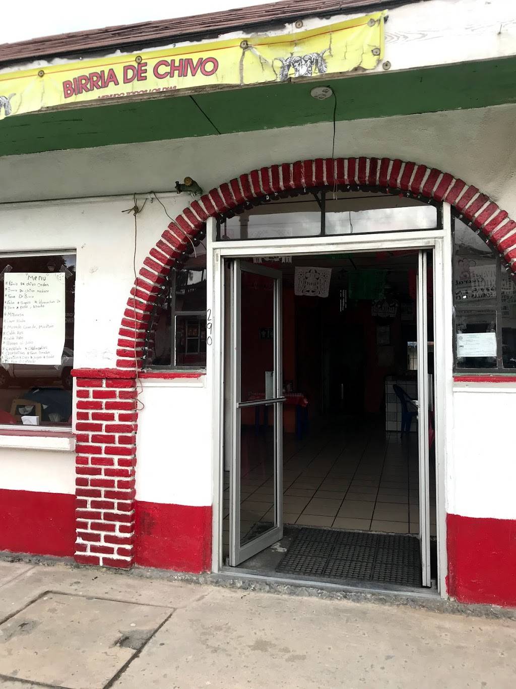 Birria de chivo Estilo Michoacan | restaurant | Av. Juárez 255, Primera, 21400 Tecate, B.C., Mexico | 016642295910 OR +52 664 229 5910