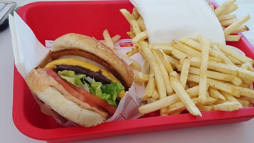 In-N-Out Burger | restaurant | 1051 W Sunset Rd, Henderson, NV 89014, USA | 8007861000 OR +1 800-786-1000