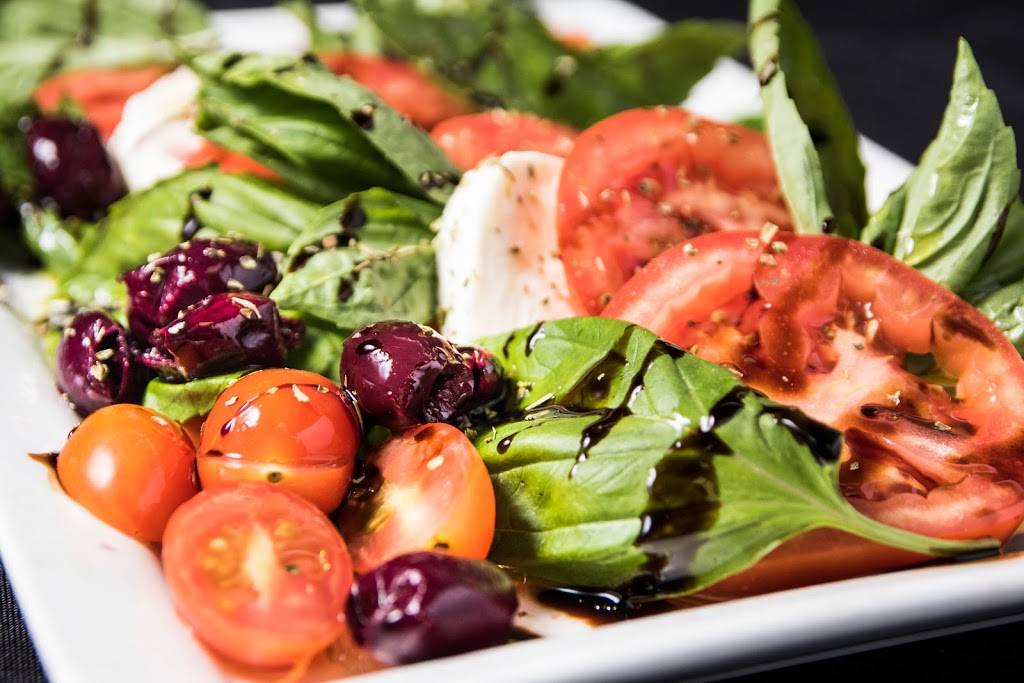 Shakers Bar and Grill | restaurant | 2234 N Canton Center Rd, Canton, MI 48187, USA | 7343348388 OR +1 734-334-8388