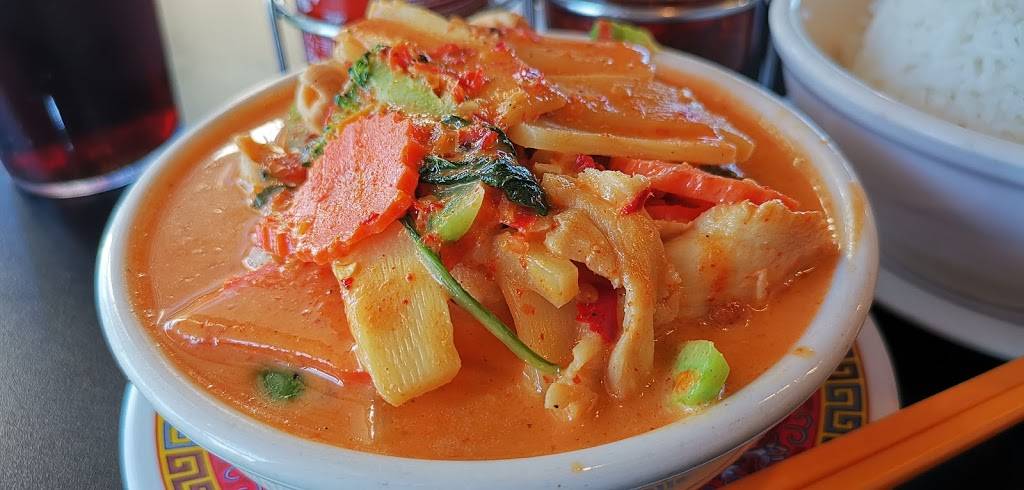 Rock N Thai | restaurant | 3013 W Shore Dr Unit 10, Holland, MI 49424, USA | 6167968842 OR +1 616-796-8842