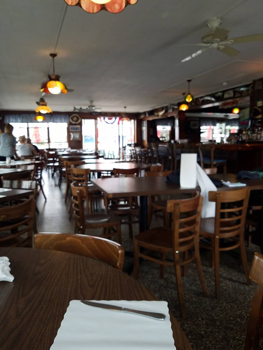 Kismet Inn | restaurant | 1 Oak St, Kismet, NY 11706, USA | 6315835592 OR +1 631-583-5592