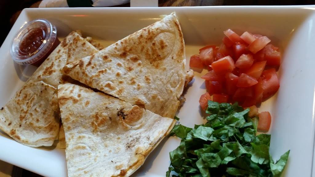 Boat House Pub & Eatery | restaurant | 4917 7th Ave, Kenosha, WI 53140, USA | 2626549922 OR +1 262-654-9922