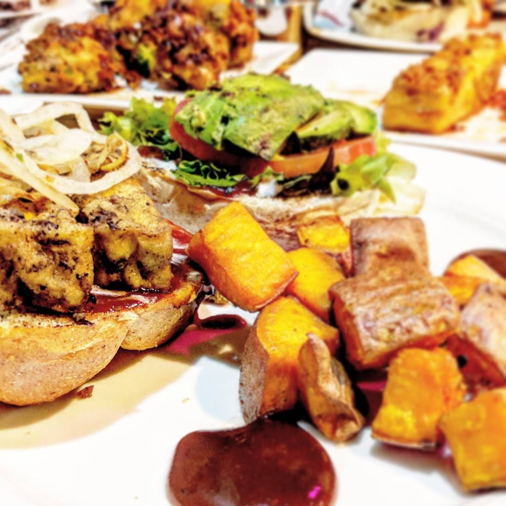 Majani Restaurant | restaurant | 7167 S Exchange Ave, Chicago, IL 60649, USA | 7733594019 OR +1 773-359-4019