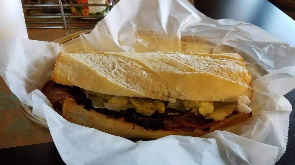 Louisiana Poboys - Johnston | restaurant | 5445 Johnston St, Lafayette, LA 70503, USA | 3379844191 OR +1 337-984-4191