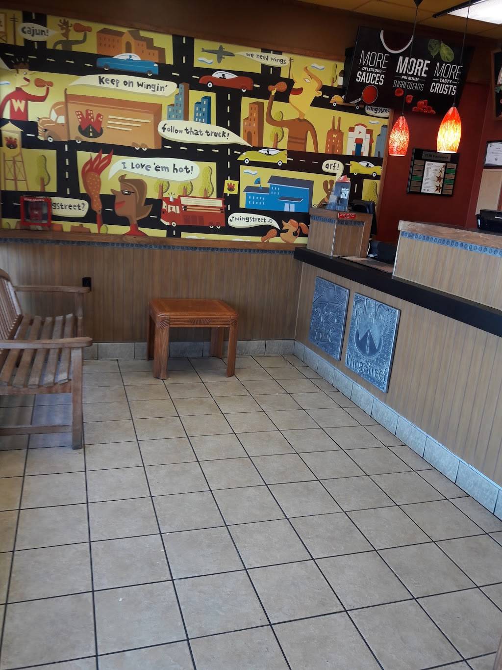 Pizza Hut | restaurant | 3132 53rd Ave E, Bradenton, FL 34203, USA | 9417530444 OR +1 941-753-0444