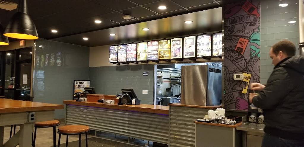 Taco Bell | meal takeaway | 145 North Ave, Glendale Heights, IL 60137, USA | 6306905551 OR +1 630-690-5551