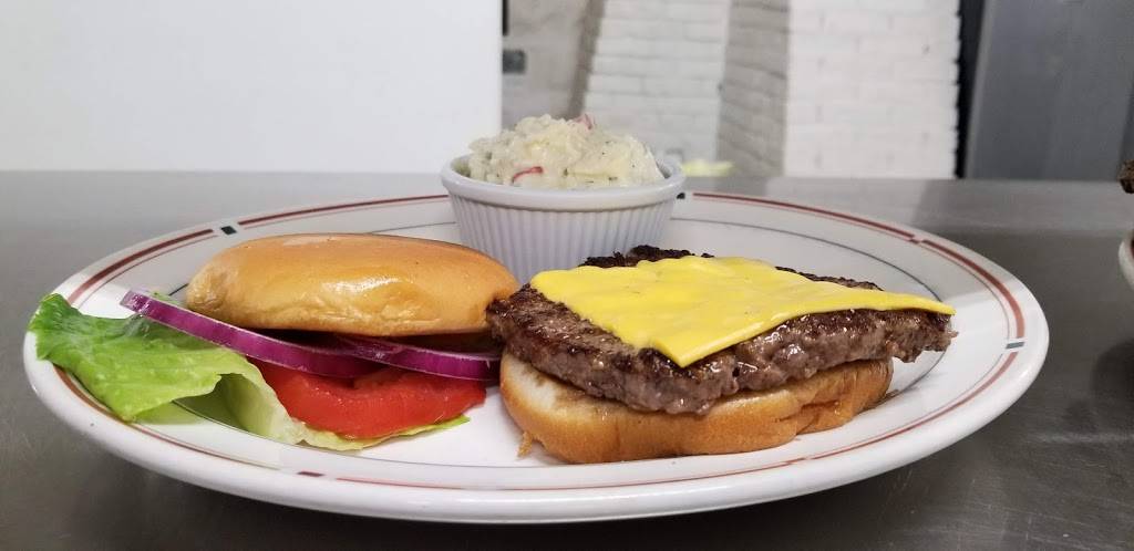 Stewarts Ol Smokehouse | restaurant | 412 Broadway St, Valley Falls, KS 66088, USA | 7855737605 OR +1 785-573-7605