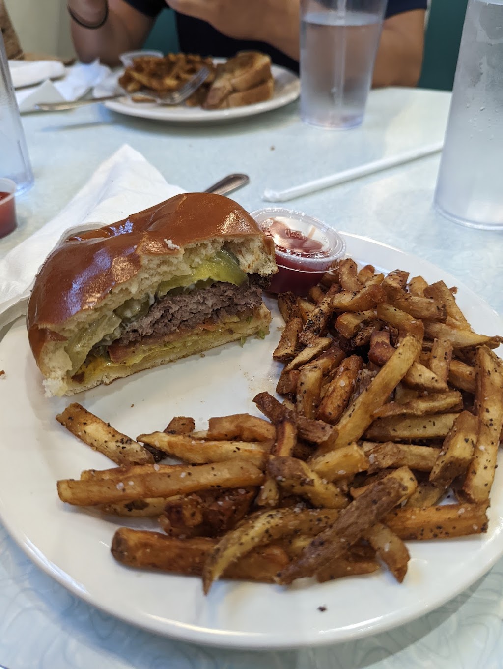 Livingston’s Soda Fountain & Grill | restaurant | 60 S Washington Ave, Brownsville, TN 38012, USA | 7317342041 OR +1 731-734-2041