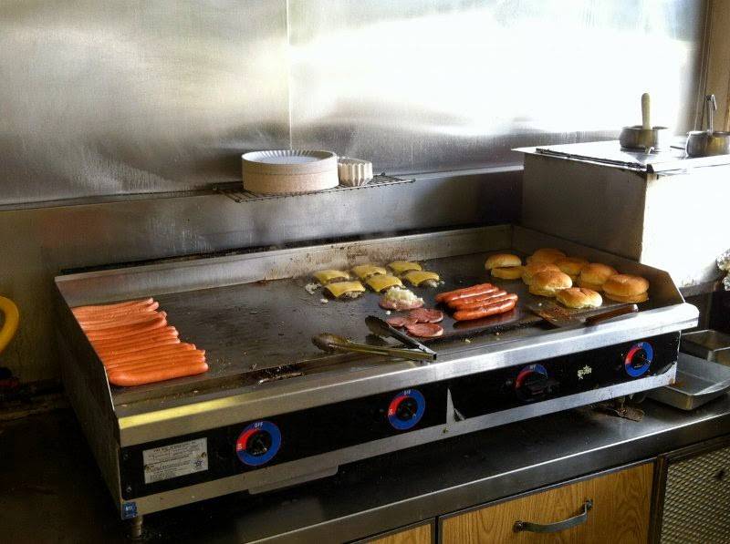 Famous Uncle Als | restaurant | 3045 Shore Dr, Virginia Beach, VA 23451, USA | 7574812718 OR +1 757-481-2718