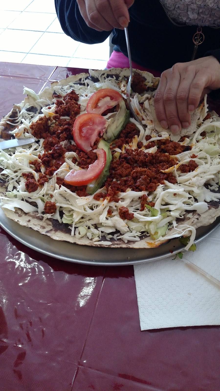 MI Fondita Del Itsmo | restaurant | 8525 14th Ave S, Seattle, WA 98108, USA | 2067632705 OR +1 206-763-2705