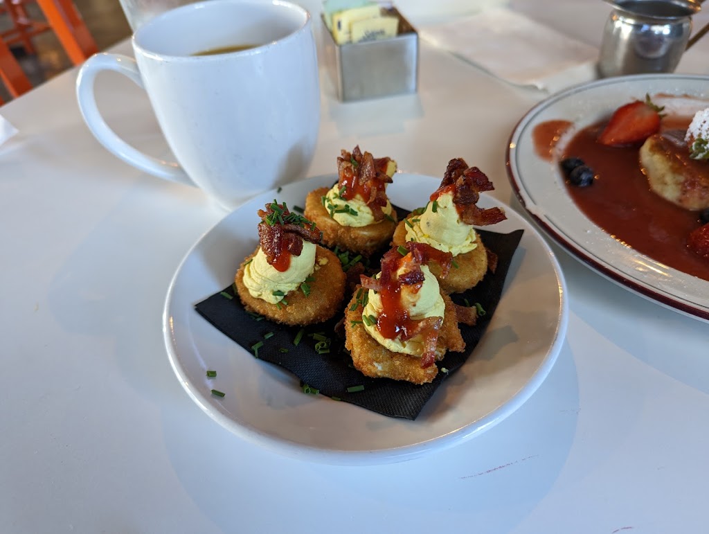 eat. | restaurant | 707 Carson Ave, Las Vegas, NV 89101, USA | 7025341515 OR +1 702-534-1515