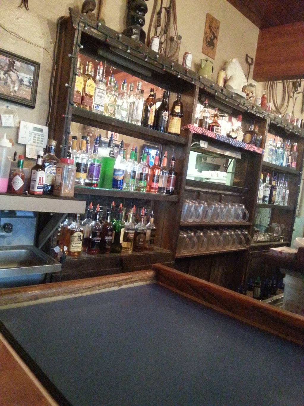 Fillys Roadhouse | restaurant | 1615 N Apache Trail, Apache Junction, AZ 85119, USA | 4806713056 OR +1 480-671-3056