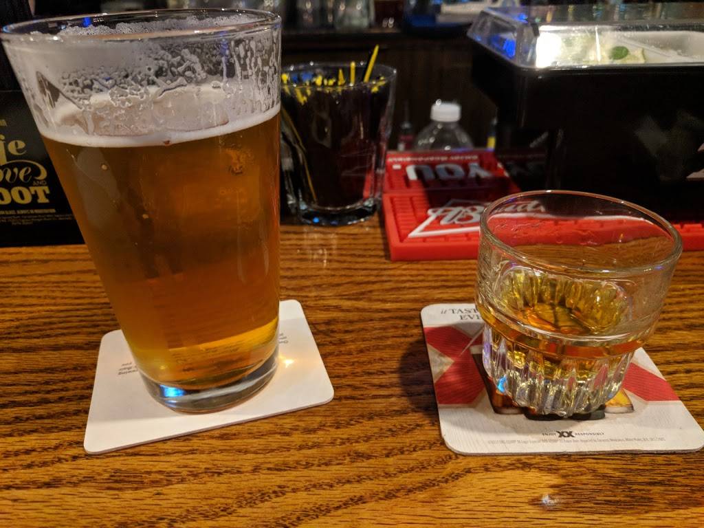 Steves Bar & Grill | restaurant | 14230 NE 20th St A, Bellevue, WA 98007, USA | 4257474493 OR +1 425-747-4493