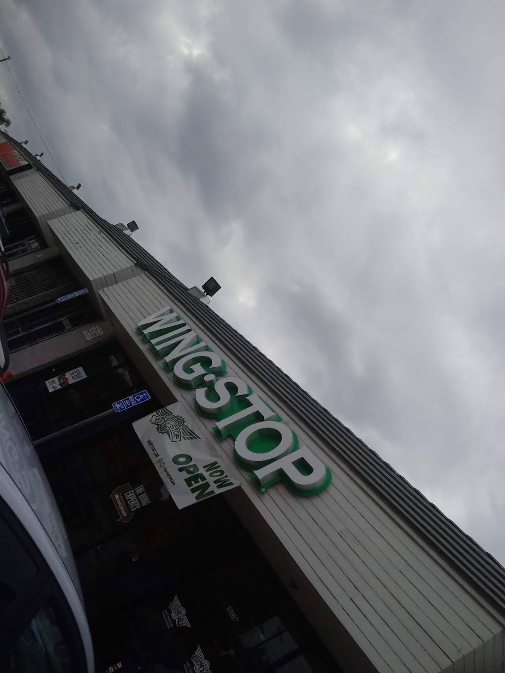 Wingstop | restaurant | 10007 S Central Ave, Los Angeles, CA 90002, USA | 3235679464 OR +1 323-567-9464