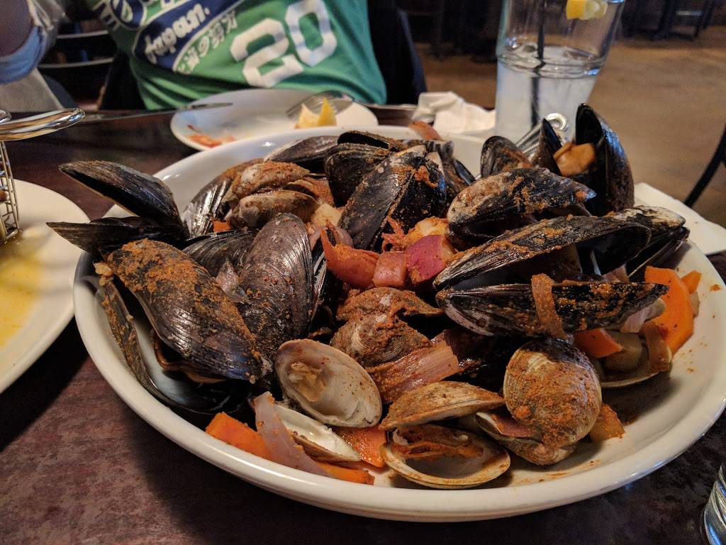 Conrads Seafood Restaurant -Perry Hall, MD | restaurant | 9654 Belair Rd, Perry Hall, MD 21236, USA | 4105293474 OR +1 410-529-3474