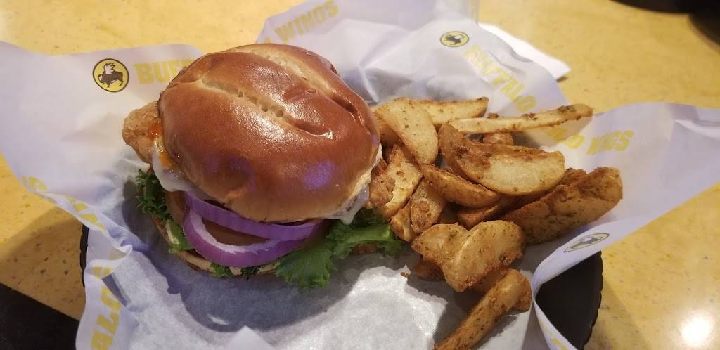 Buffalo Wild Wings | meal takeaway | 2837 S State Rd 7, Wellington, FL 33414, USA | 5613838527 OR +1 561-383-8527