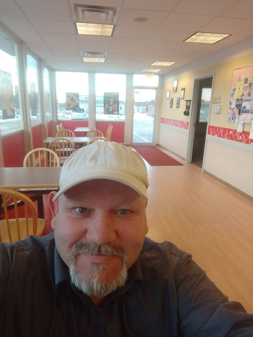 Honey Dew Donuts | bakery | 471 NH-11, Farmington, NH 03835, USA | 6037553233 OR +1 603-755-3233