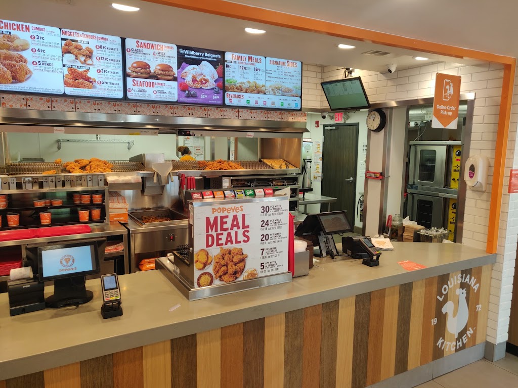 Popeyes Louisiana Kitchen | restaurant | 8401 Georgia Ave, Silver Spring, MD 20910, USA | 2405312935 OR +1 240-531-2935
