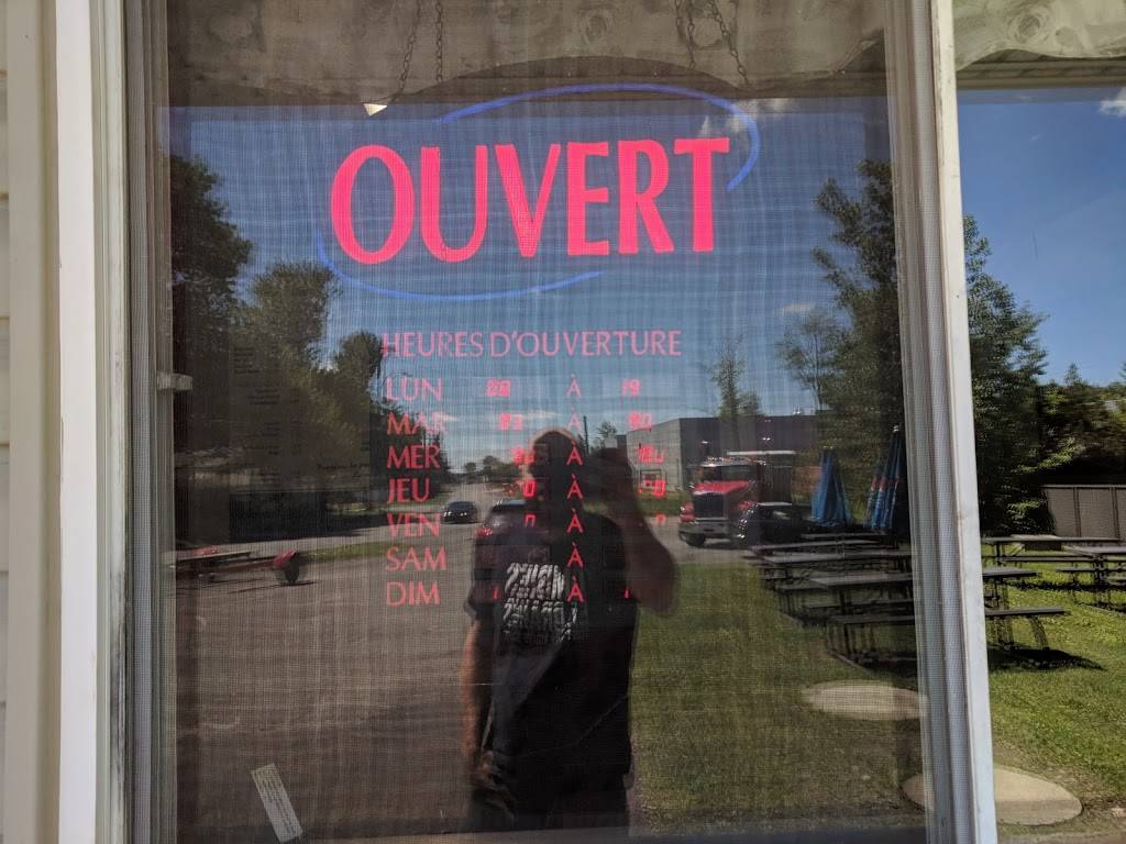 Bouffons La Patate | restaurant | 1000 Montée Saint Nicolas, Saint-Jérôme, QC J5L 2K9, Canada | 4505654859 OR +1 450-565-4859