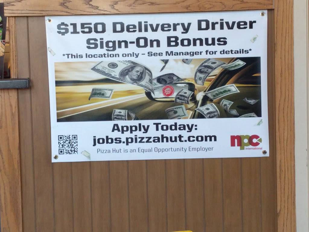 Pizza Hut | meal delivery | 7624 Wornall Rd, Kansas City, MO 64114, USA | 8163336877 OR +1 816-333-6877