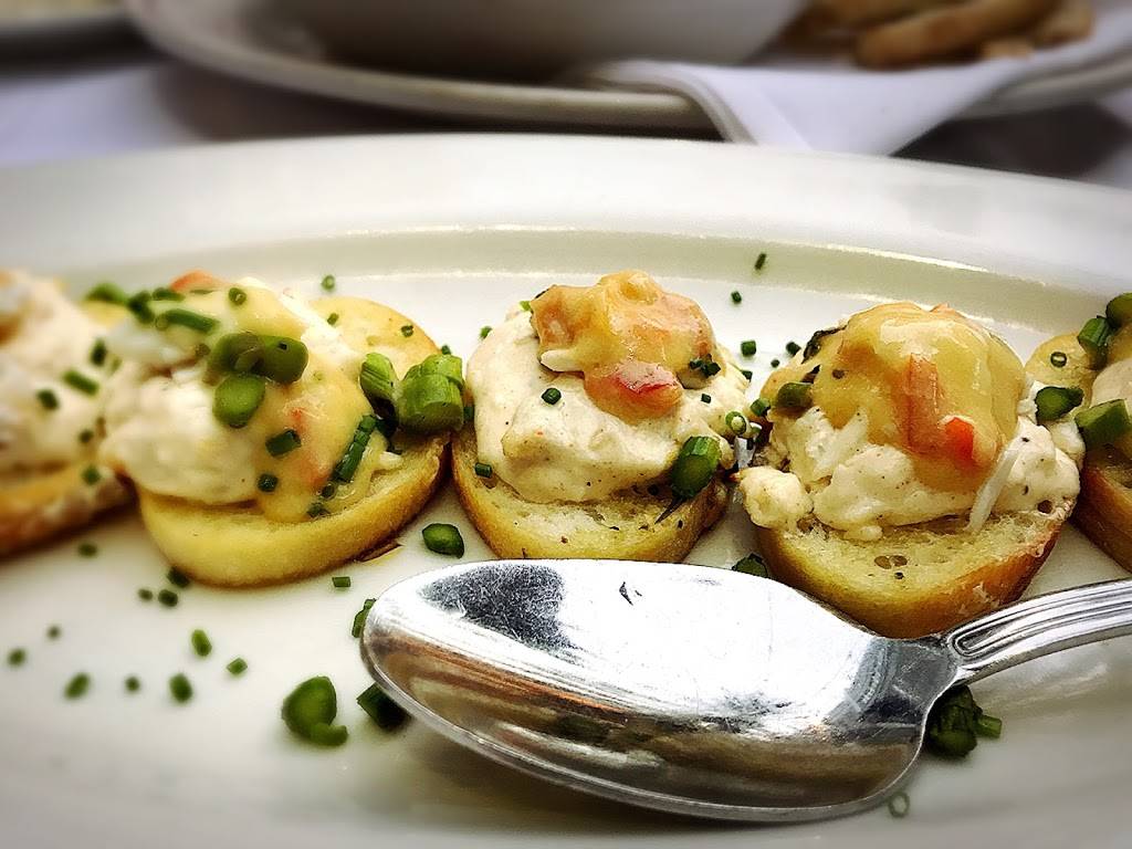 Maggianos Little Italy | restaurant | 3055 Olin Ave Suite 1000, San Jose, CA 95128, USA | 4084238973 OR +1 408-423-8973